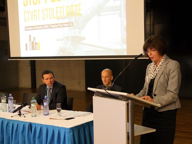 Konference - Anna Matoušková (foto Svatopluk Bijok)
